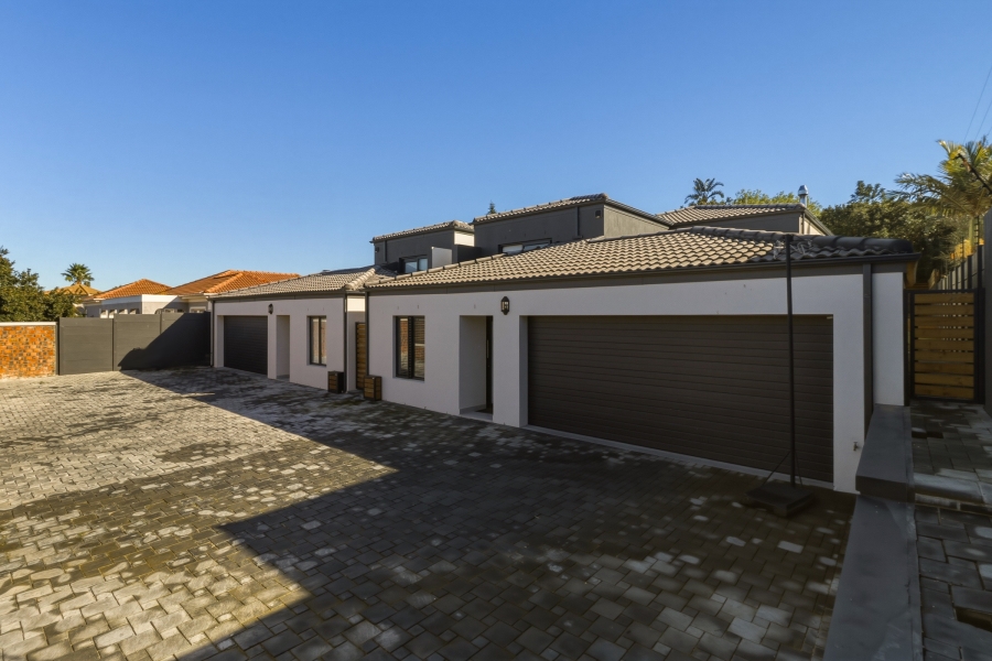 4 Bedroom Property for Sale in Somerset Ridge Western Cape